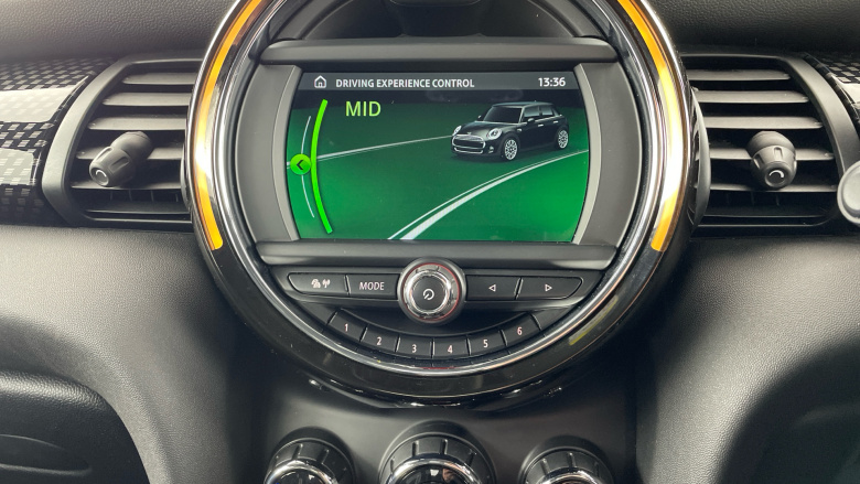 MINI Hatchback 2.0 Cooper S Sport II 5dr Auto [Comfort/Nav Pack] Petrol Hatchback